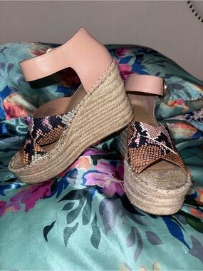 MARC FISHER Genuine Leather Pink Snake-Print Espadrille Wedge Sandals
Size 8M